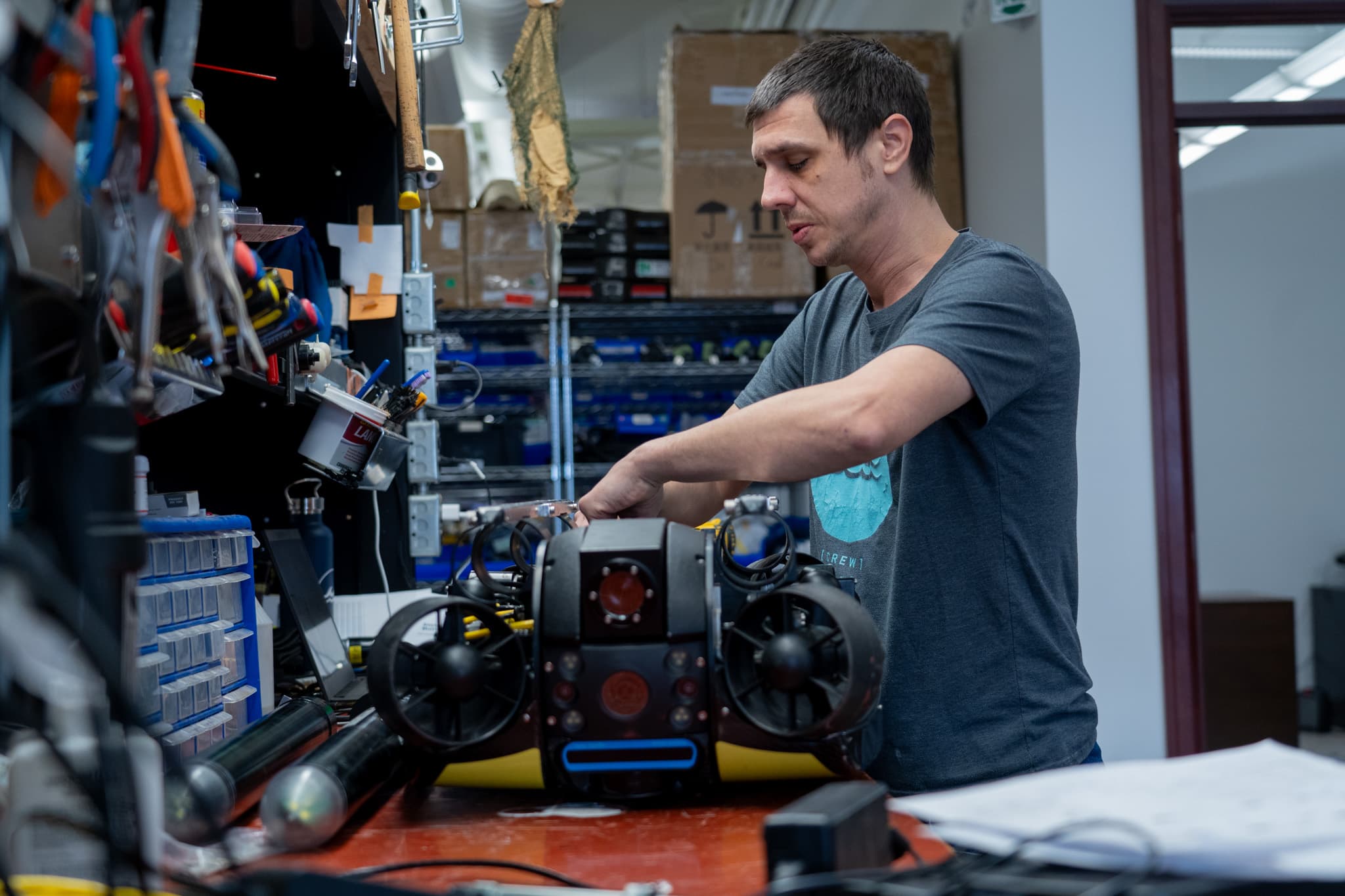 deep trekker world class customer service. underwater rov. offshore inspections. ndt.