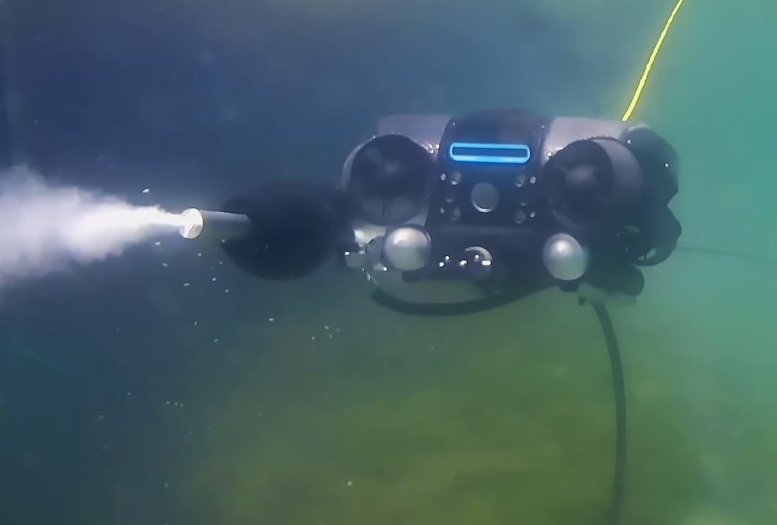 Caviblaster pressure washer cleaning