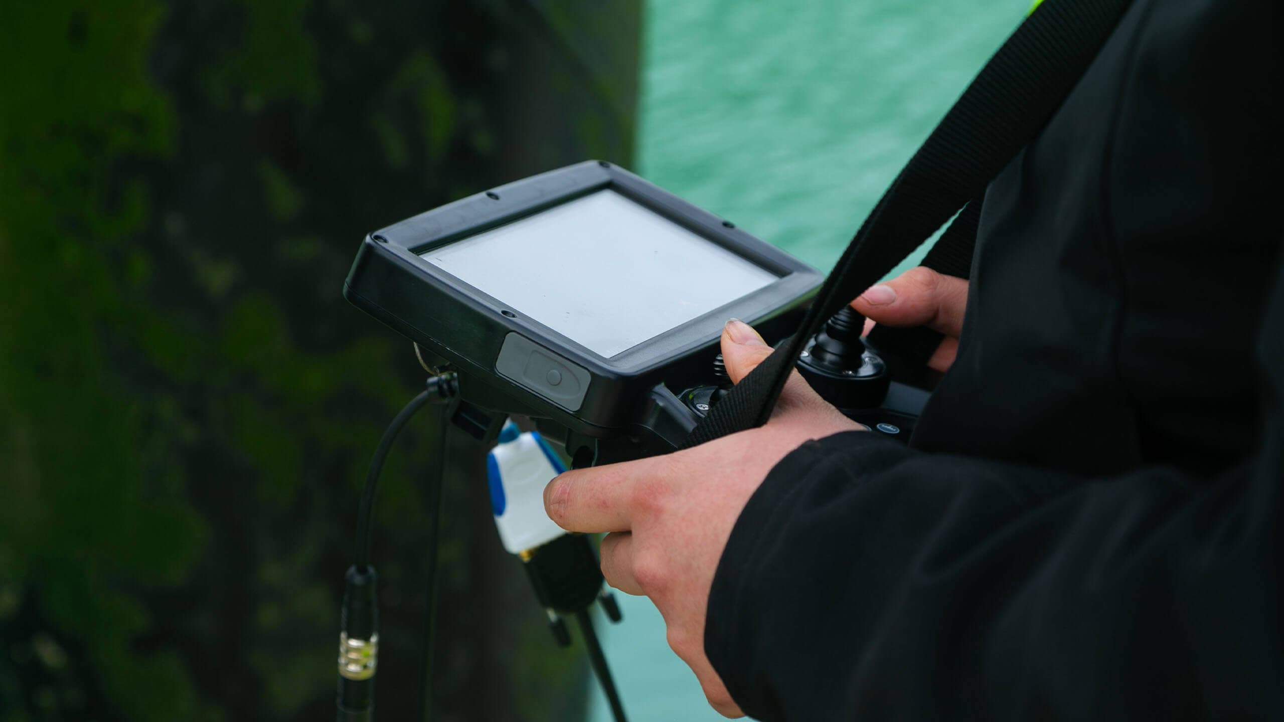 Deep Trekker REVOLUTION ROV screen