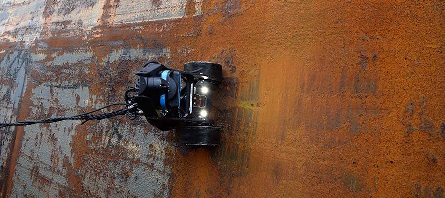 dt640 utility crawler workboat hull inspection