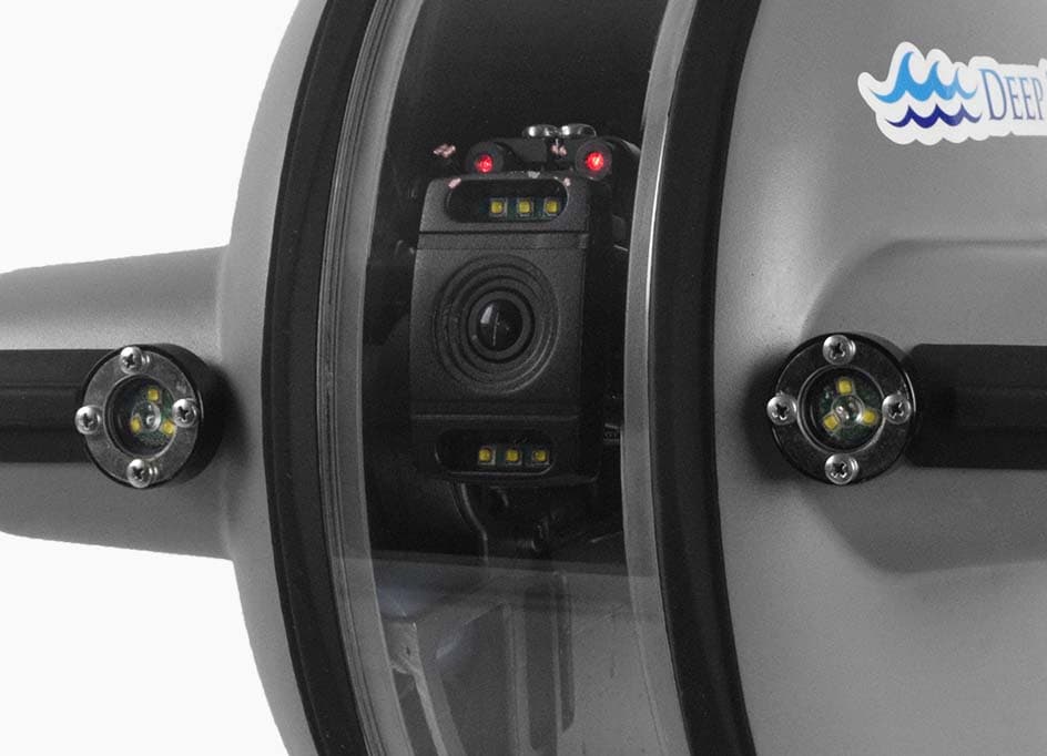 ROV with 4 additional fixed auxiliary LED lights