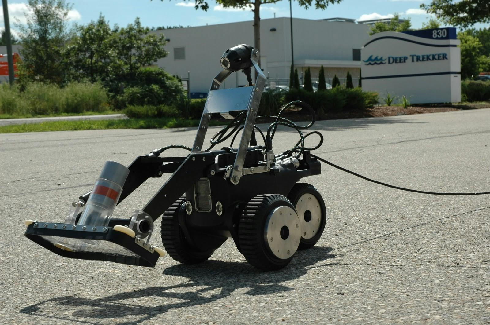 Industrial Tank Cleaning Robot | Deep Trekker